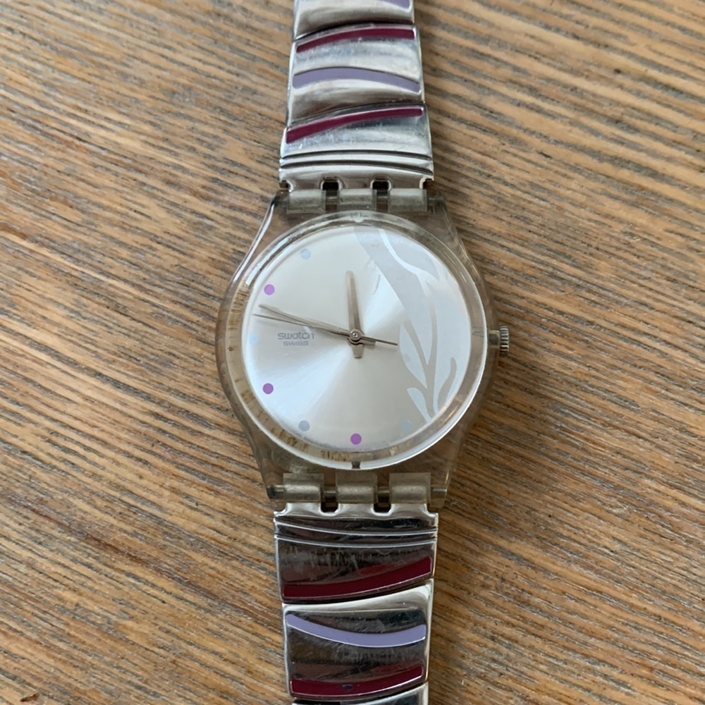 Swatch Watch Women’s Vintage Silver and Purple and white  In EUC ! Needs battery - Picture 3 of 7